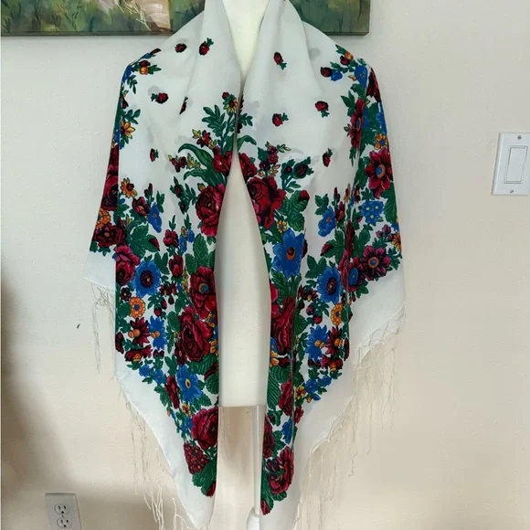 Floral Patterned Shawl with Fringe - Picture 2 of 3